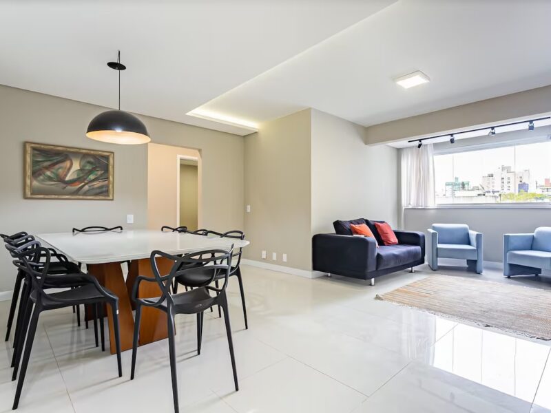 Amplo, central, confortável e super localizado - VR404