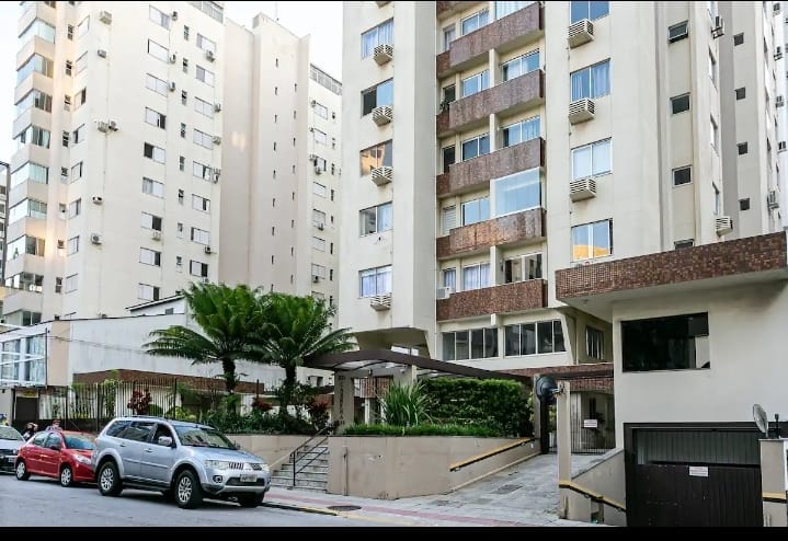 Lar Sossego ao lado da Beira-mar norte com garagem - CA601