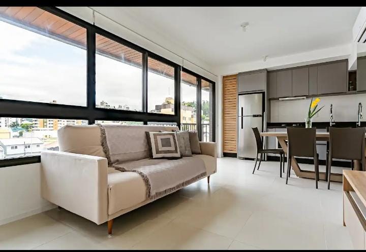 Moderno, funcional e super localizado em Floripa - RP506