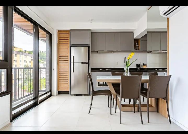 Moderno, funcional e super localizado em Floripa - RP506