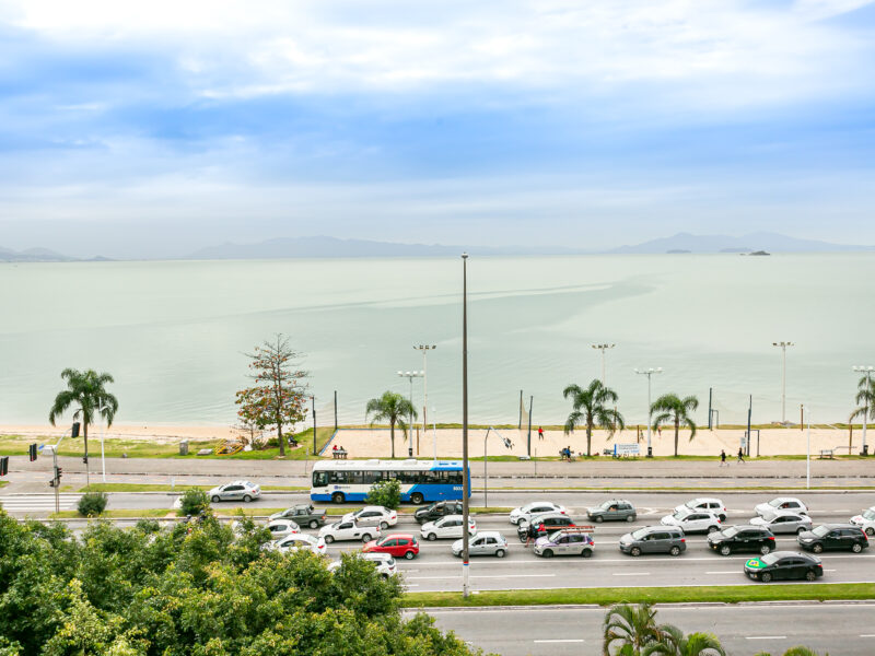 Paris à Beira-mar, na principal avenida de Floripa - AN601