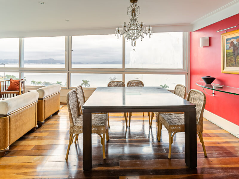 Paris à Beira-mar, na principal avenida de Floripa - AN601