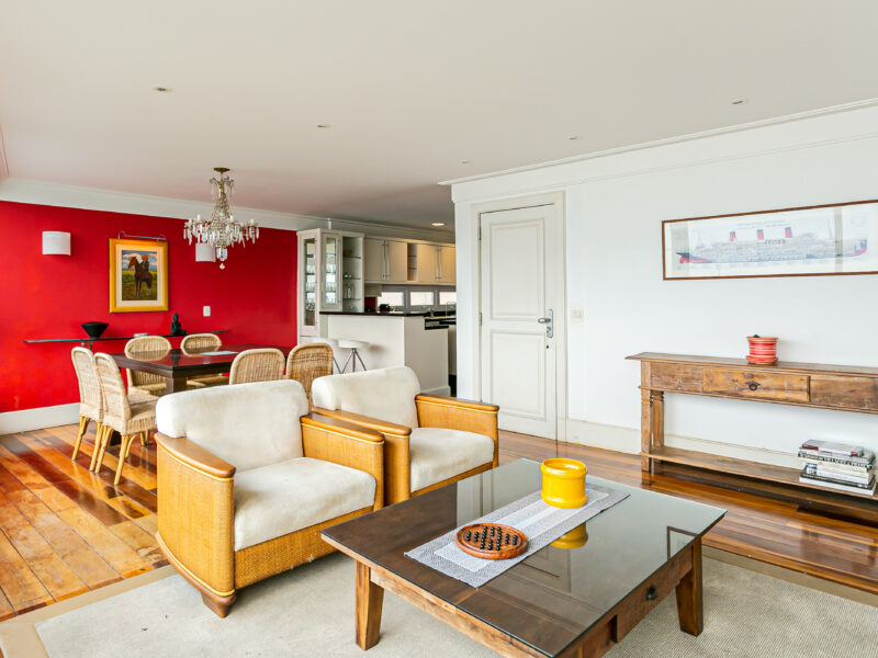 Paris à Beira-mar, na principal avenida de Floripa - AN601