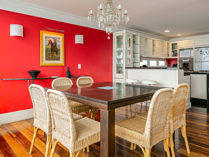 Paris à Beira-mar, na principal avenida de Floripa - AN601