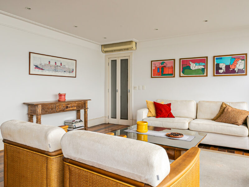 Paris à Beira-mar, na principal avenida de Floripa - AN601