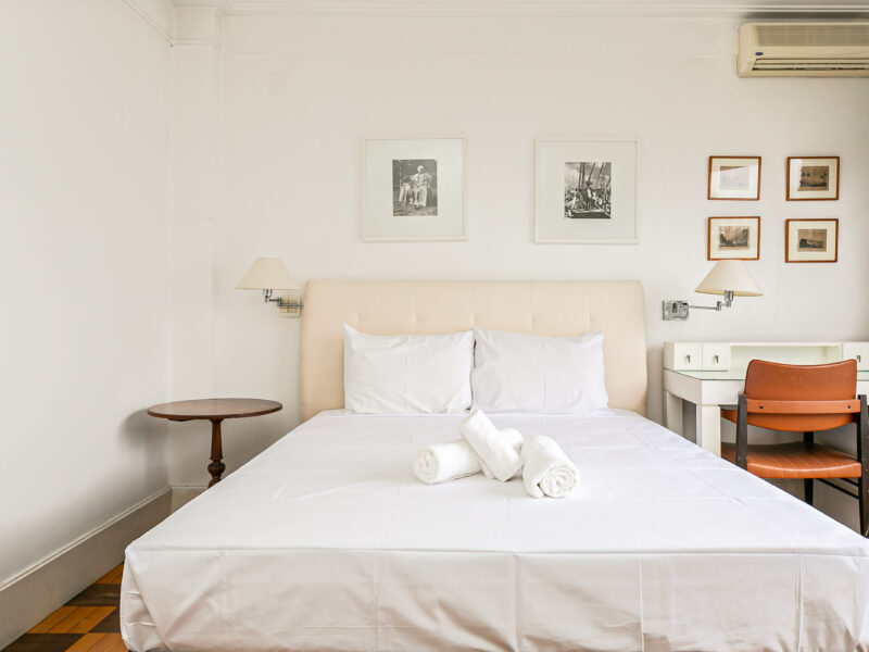 Paris à Beira-mar, na principal avenida de Floripa - AN601