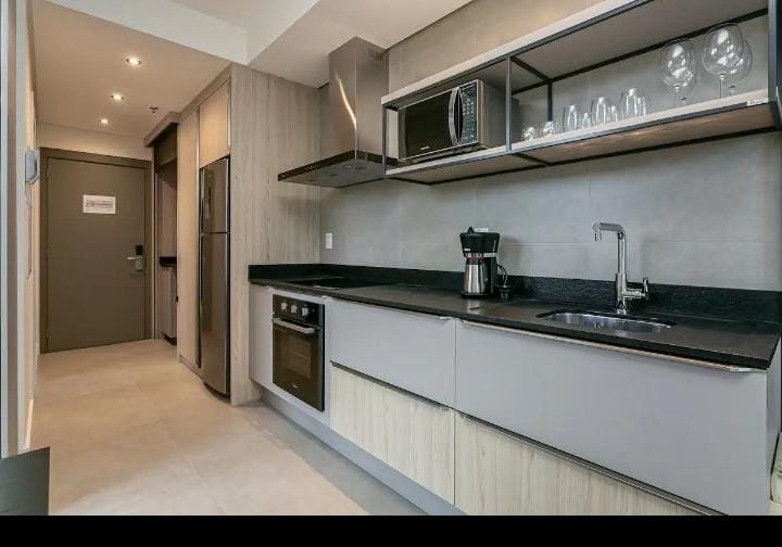 Studio Moderno com ar e academia