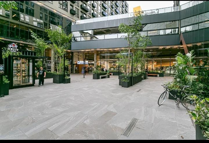 Studio Moderno com ar e academia