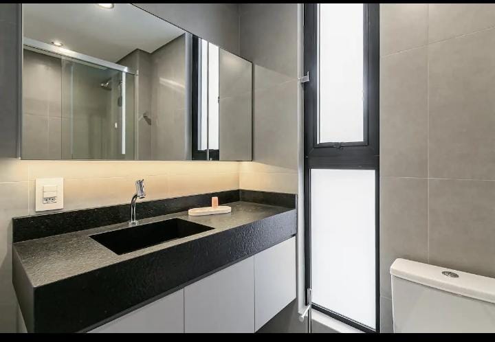 Studio Moderno com ar e academia